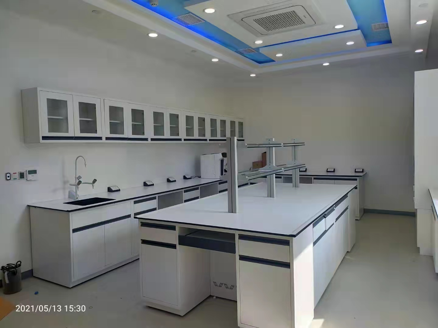 1-2203151F402549.jpg