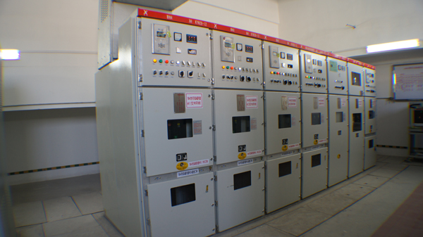 1-2202141P9324J.jpg